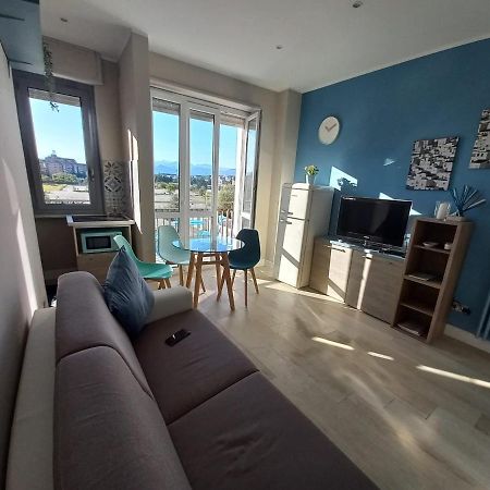 A Due Passi Metro Italia '61 Apartamento Turín Exterior foto